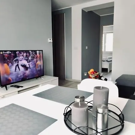 Apartament Poniatowskiego Z Parkingiem Gliwice Esterno foto